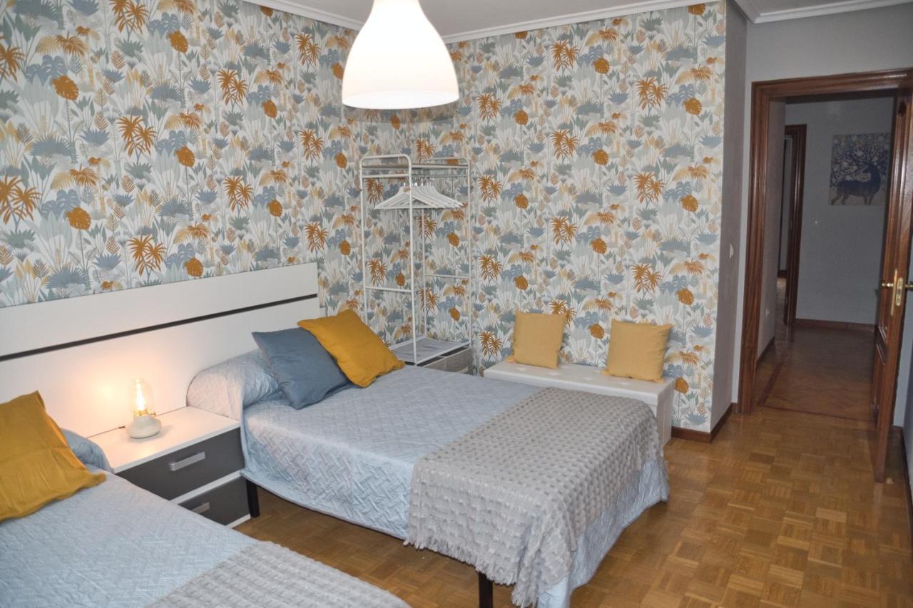 La Villa De Lore, Piso Completo Apto 6 Personas Con Garaje Avilés Buitenkant foto